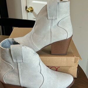 Sugar Light Gray Ankle Booties
